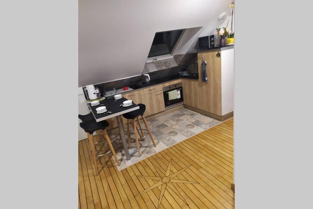 Logement Atypique Bien Etre Au Coeur De La Nature カンペール エクステリア 写真