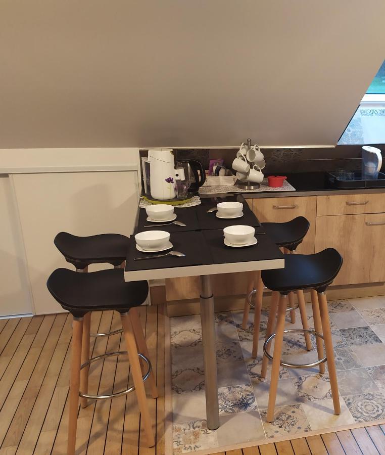 Logement Atypique Bien Etre Au Coeur De La Nature カンペール エクステリア 写真