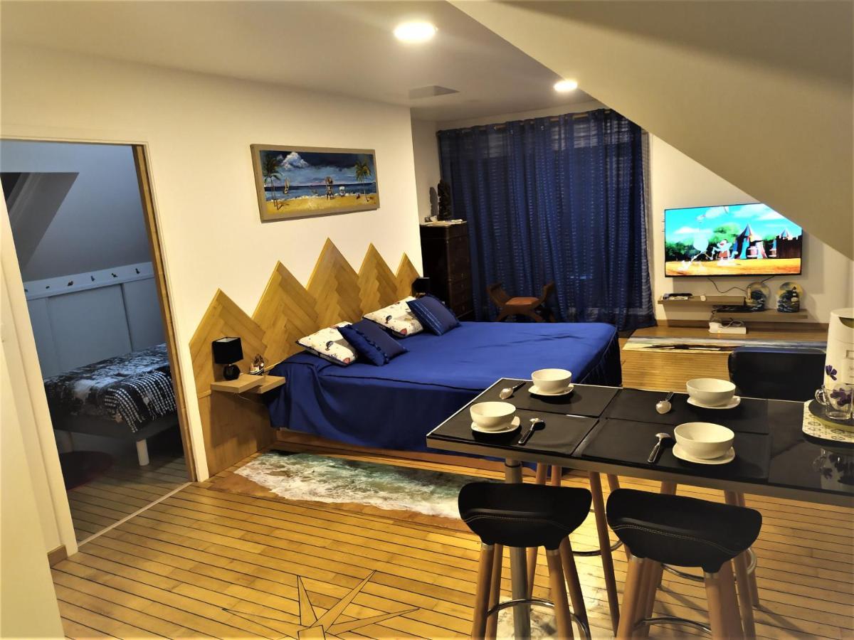 Logement Atypique Bien Etre Au Coeur De La Nature カンペール エクステリア 写真